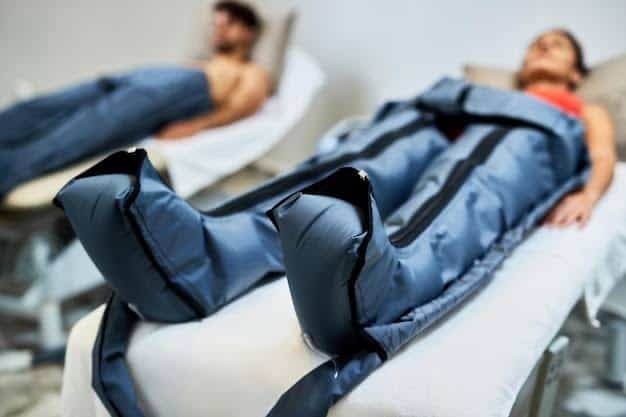 Male and Female having Lymphatic Drainage Massage at Studio Figura